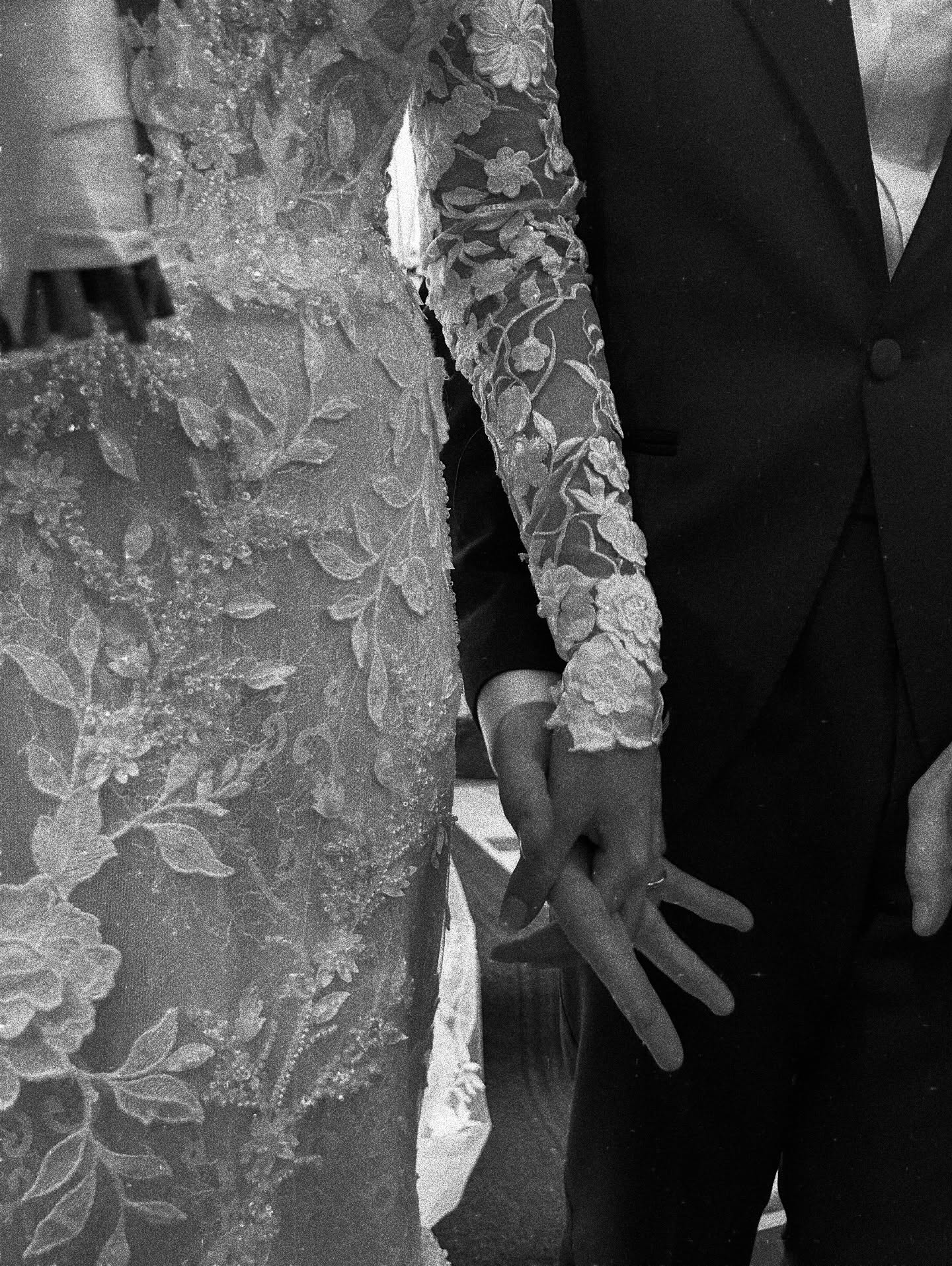 È un “per sempre” che parte dalle mani e arriva fino al cuore.
#wedding #weddingram #socialmediawedding #matrimonio #forever #persempre #fyp