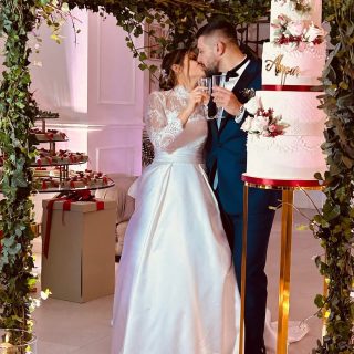 Qualcuno ha detto: STAGIONE DEI MATRIMONI NATALIZIIII? ✨🎄
Ci siamo quasi! Team inverno o team estate?
#christmaswedding #christmastime #wedding #weddingvideos #socialmediawedding #fyp