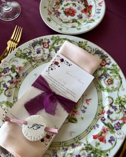 L'attenzione ai dettagli e alla scelta dei colori racconta tanto sugli sposi e sull'amore che ci mettono nell'organizzare il loro giorno più bello ✨

#weddingram #socialmediawedding #fyp